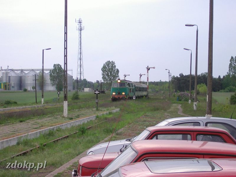 2005-05-23.052 Slawa wjazd skladu z poznania.jpg - Sawa Wlkp., wjazd planowca Pozna - Wagrowiec na stacj